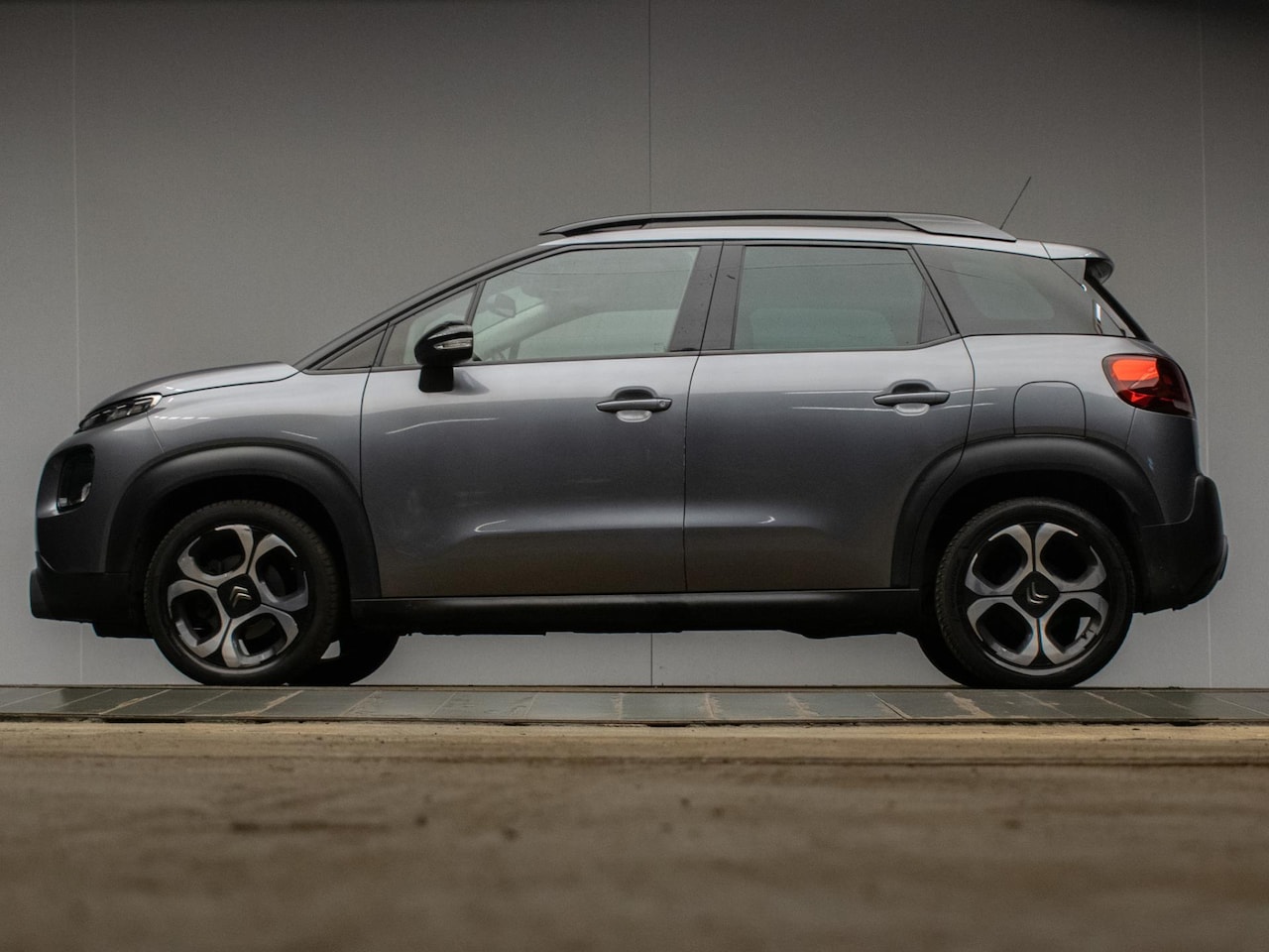 Citroën C3 Aircross - 1.2 PureTech S&S Shine Sport (APPLE CARPLAY,NAVI,LED,CAMERA,SPORTSTOELEN,EDITION,LM VELGEN - AutoWereld.nl