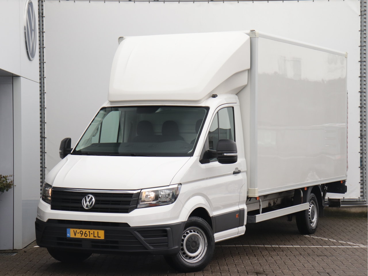 Volkswagen Crafter - 35 2.0 TDI 140pk L4 Trendline Bakwagen | Dhollandia laadklep | Cruise control | Airco | Bi - AutoWereld.nl