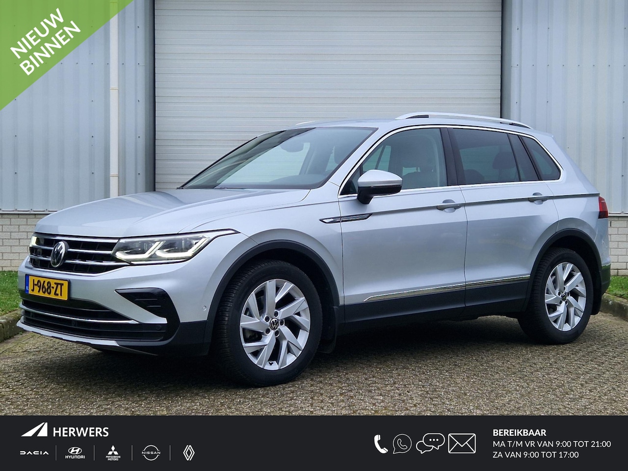 Volkswagen Tiguan - 1.5 TSI Elegance / 1e Eigenaar / Dealer Onderhouden / All Season Banden / Achteruitrijcame - AutoWereld.nl