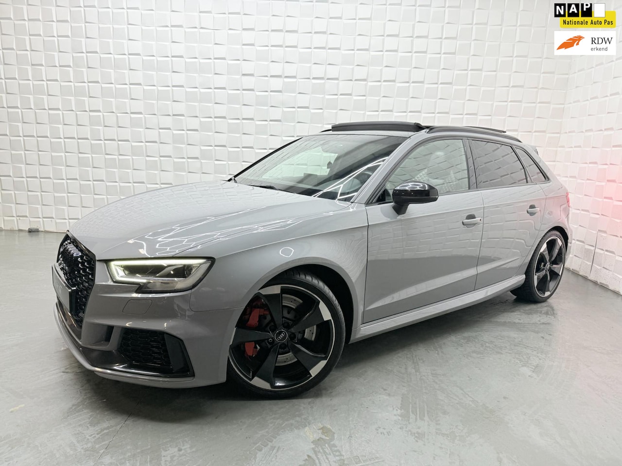 Audi A3 Sportback - 2.5 TFSI RS 3 quattro VIRTUAL PANO RS STOEL - AutoWereld.nl