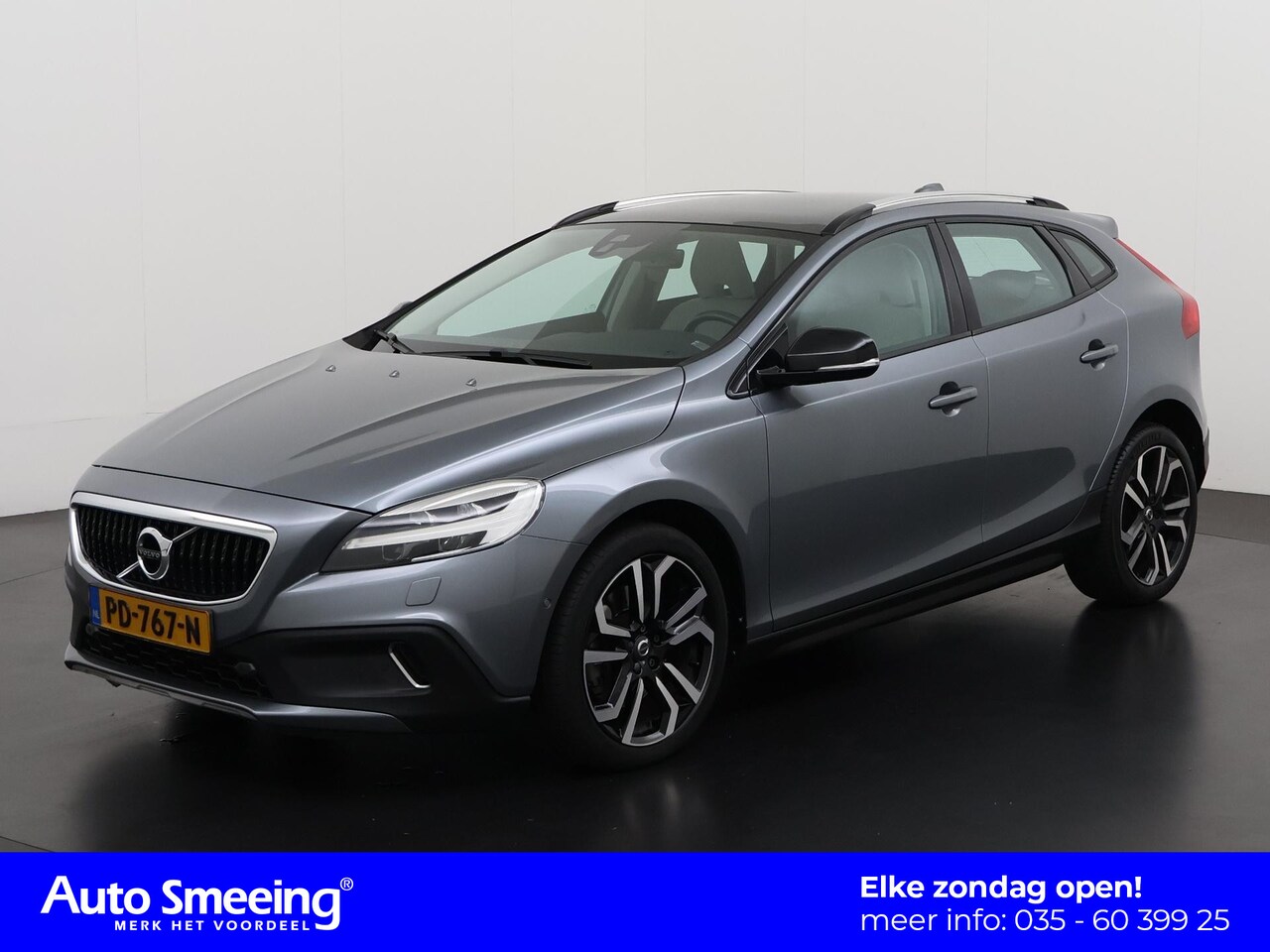 Volvo V40 Cross Country - 1.5 T3 Nordic+ | Trekhaak | Panoramadak | Camera | Zondag Open! - AutoWereld.nl