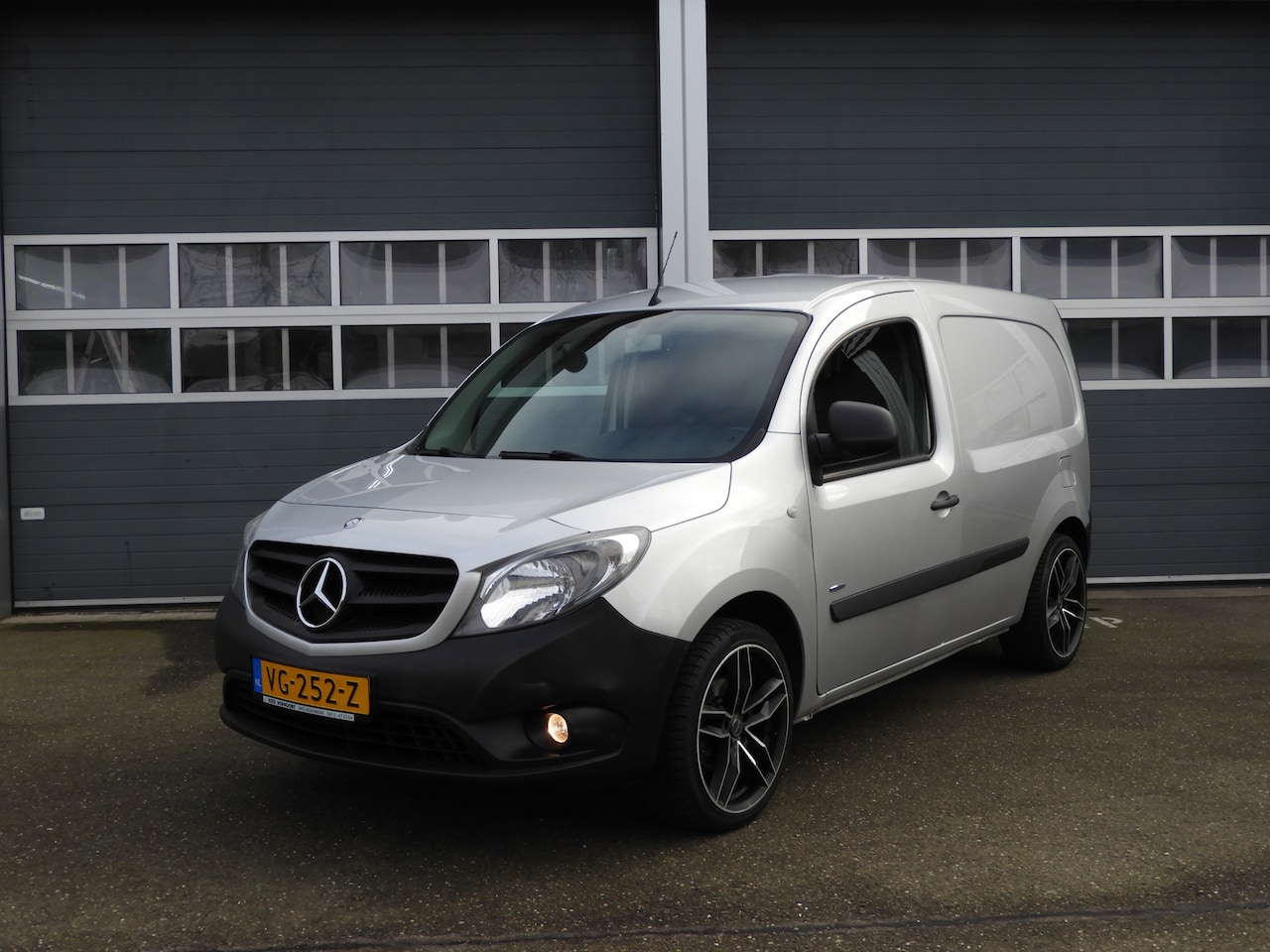 Mercedes-Benz Citan - 111 CDI AIRCO | TREKHAAK | CAMERA - AutoWereld.nl