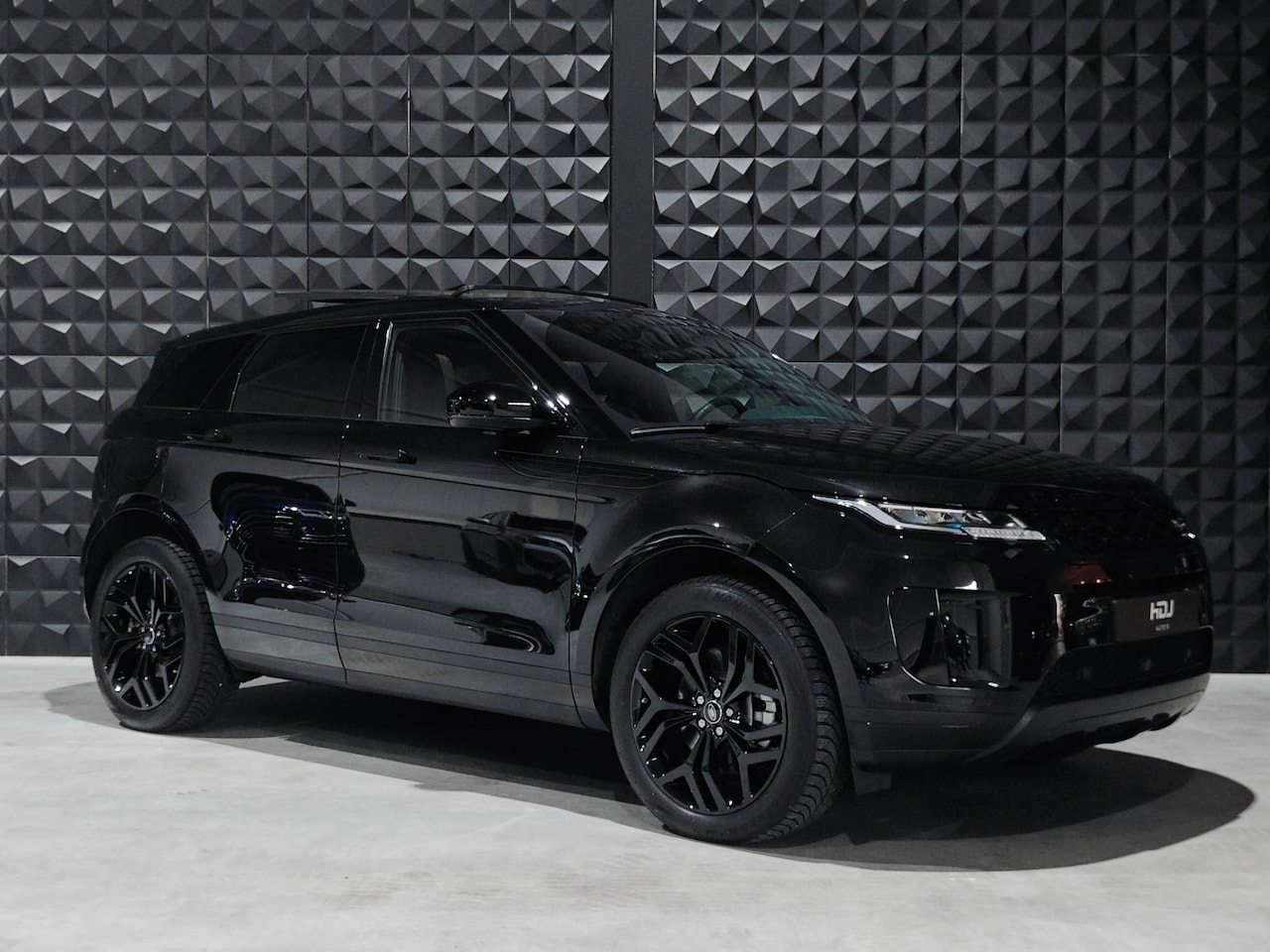 Land Rover Range Rover Evoque - 1.5 P300e AWD S | PANO | 20" | All-Black | Trekhaak |  Leer | Elek. stoelen | - AutoWereld.nl