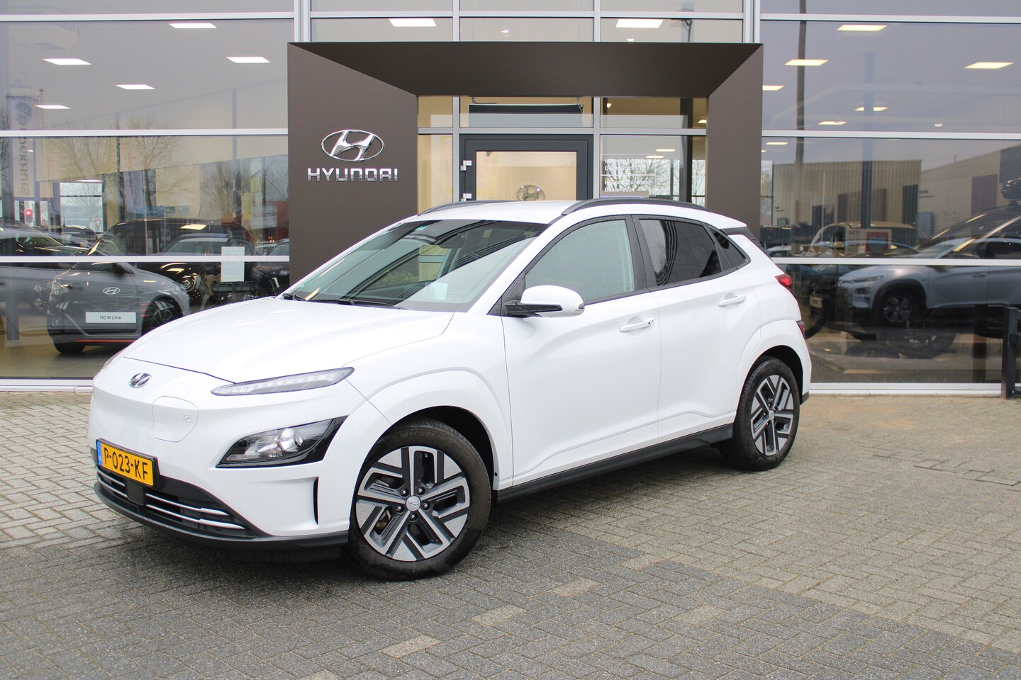 Hyundai Kona Electric - EV Fashion 64 kWh | Apple CarPlay/Android Auto | head-up display | keyless entry - AutoWereld.nl