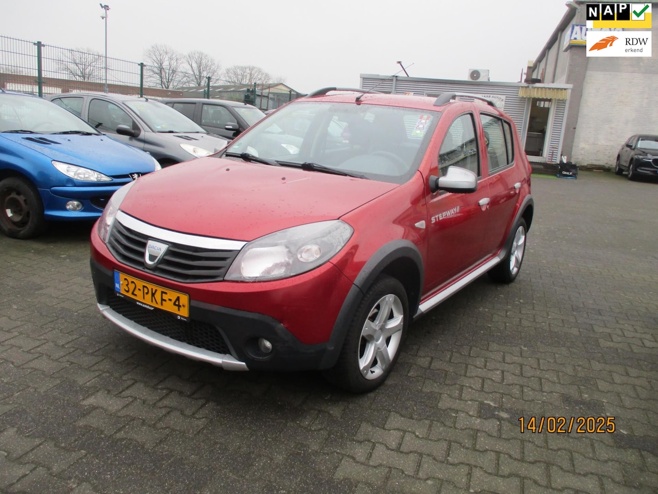 Dacia Sandero Stepway - Dacia Sandero 1.6 Stepway-AIRCO-HOGE INSTAP - AutoWereld.nl