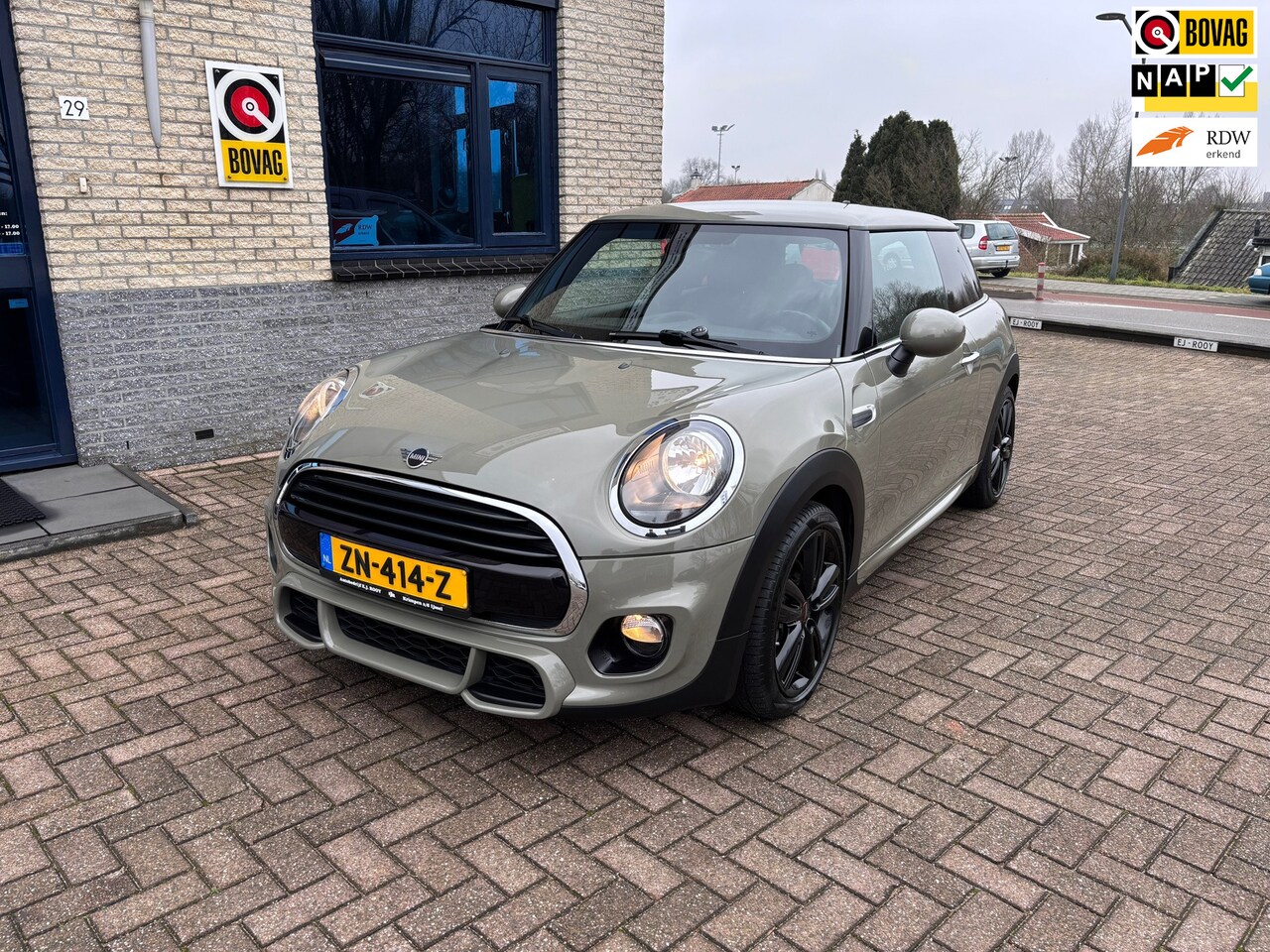 MINI John Cooper Works - Mini 1.5 Salt JCW uitvoering - AutoWereld.nl