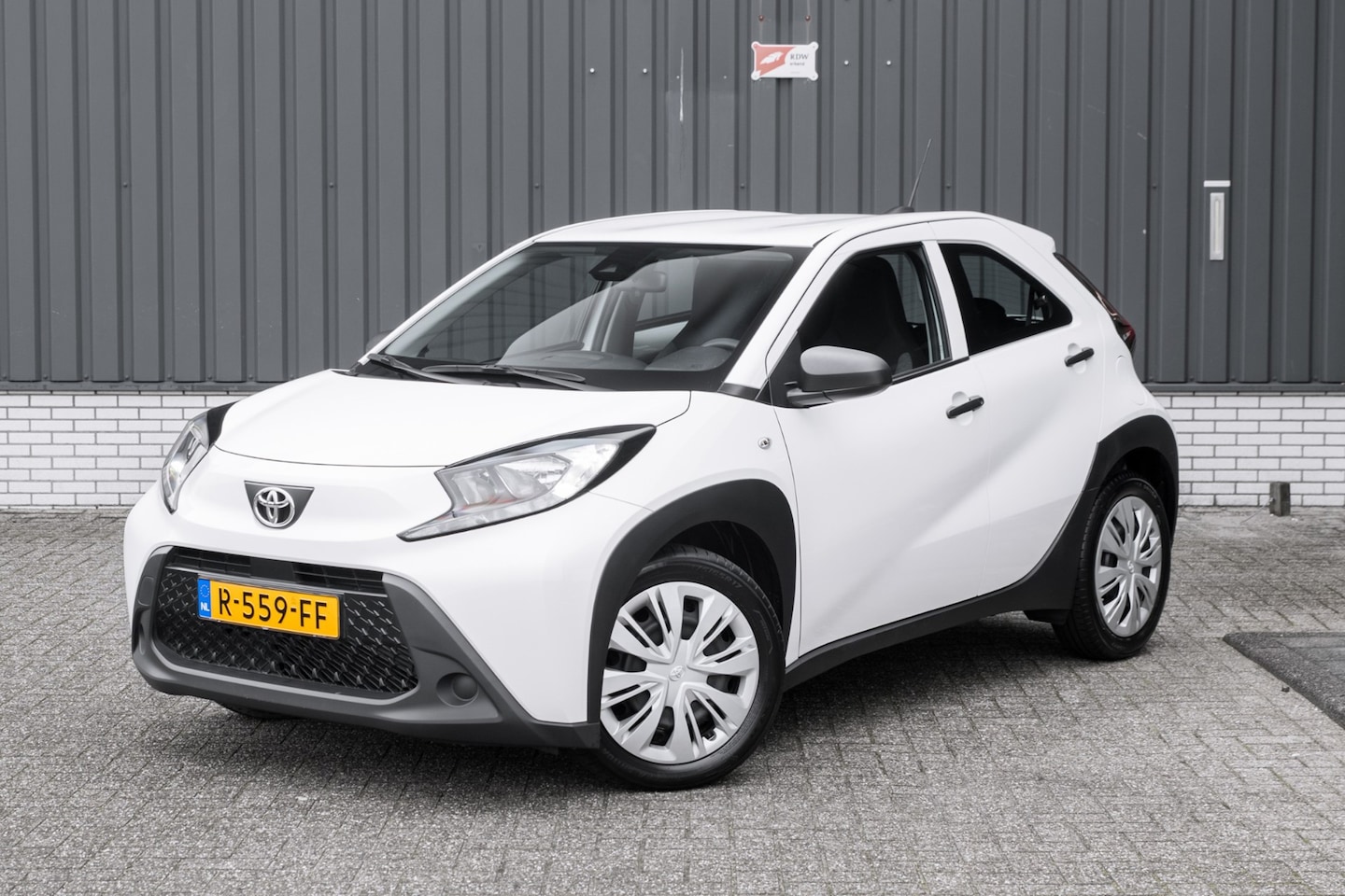 Toyota Aygo X - 1.0 VVT-i MT *Dealer Onderhouden*Navi* - AutoWereld.nl