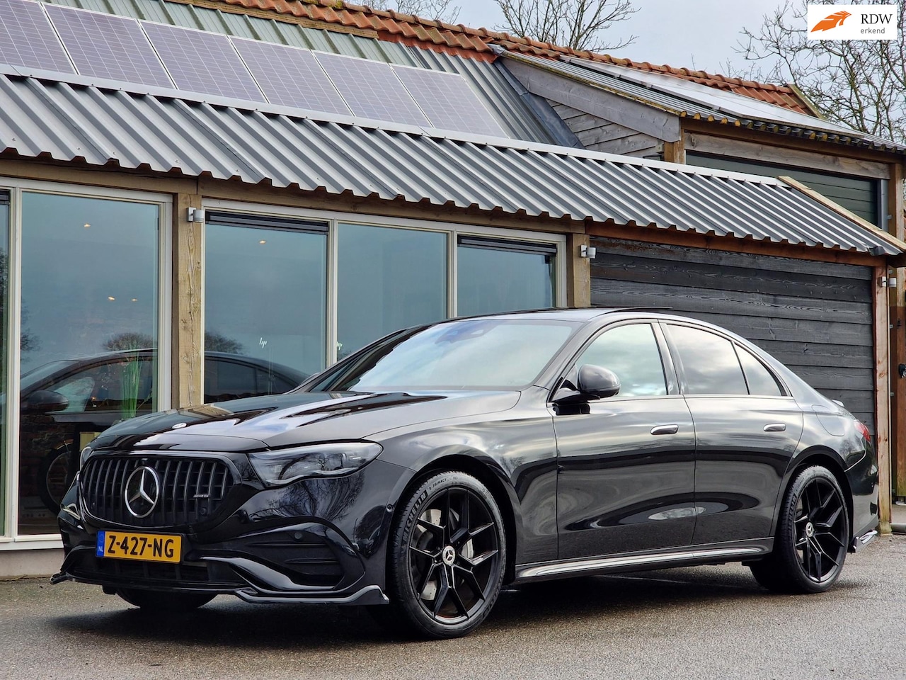 Mercedes-Benz E-klasse - 300 e AMG Line 300 e AMG Line (Panoramadak / Leder / Bomvol / Zeer netjes) - AutoWereld.nl