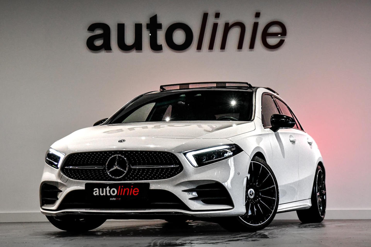 Mercedes-Benz A-klasse - 250 AMG Night. Pano, ACC, Trekhaak, Sfeer, Multibeam! - AutoWereld.nl