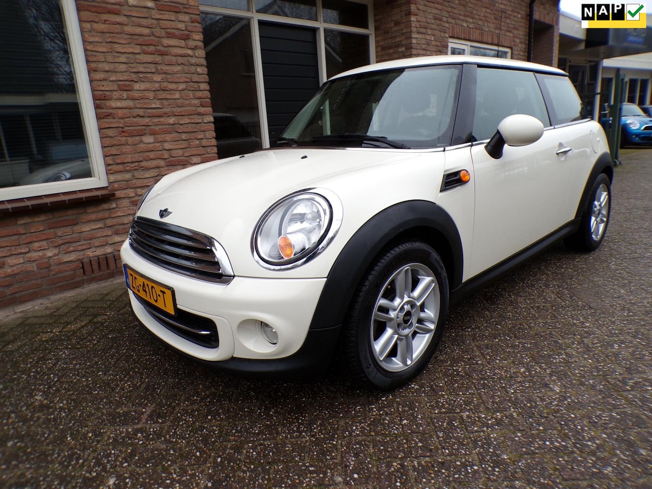 MINI Cooper - Mini 1.6 Airco / Stoelverwarming - AutoWereld.nl