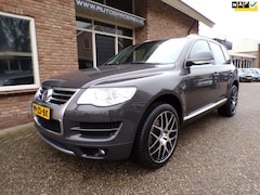 Volkswagen Touareg - 3.6 V6 FSI Highline Automaat / Leder / Navi / Schuifdak