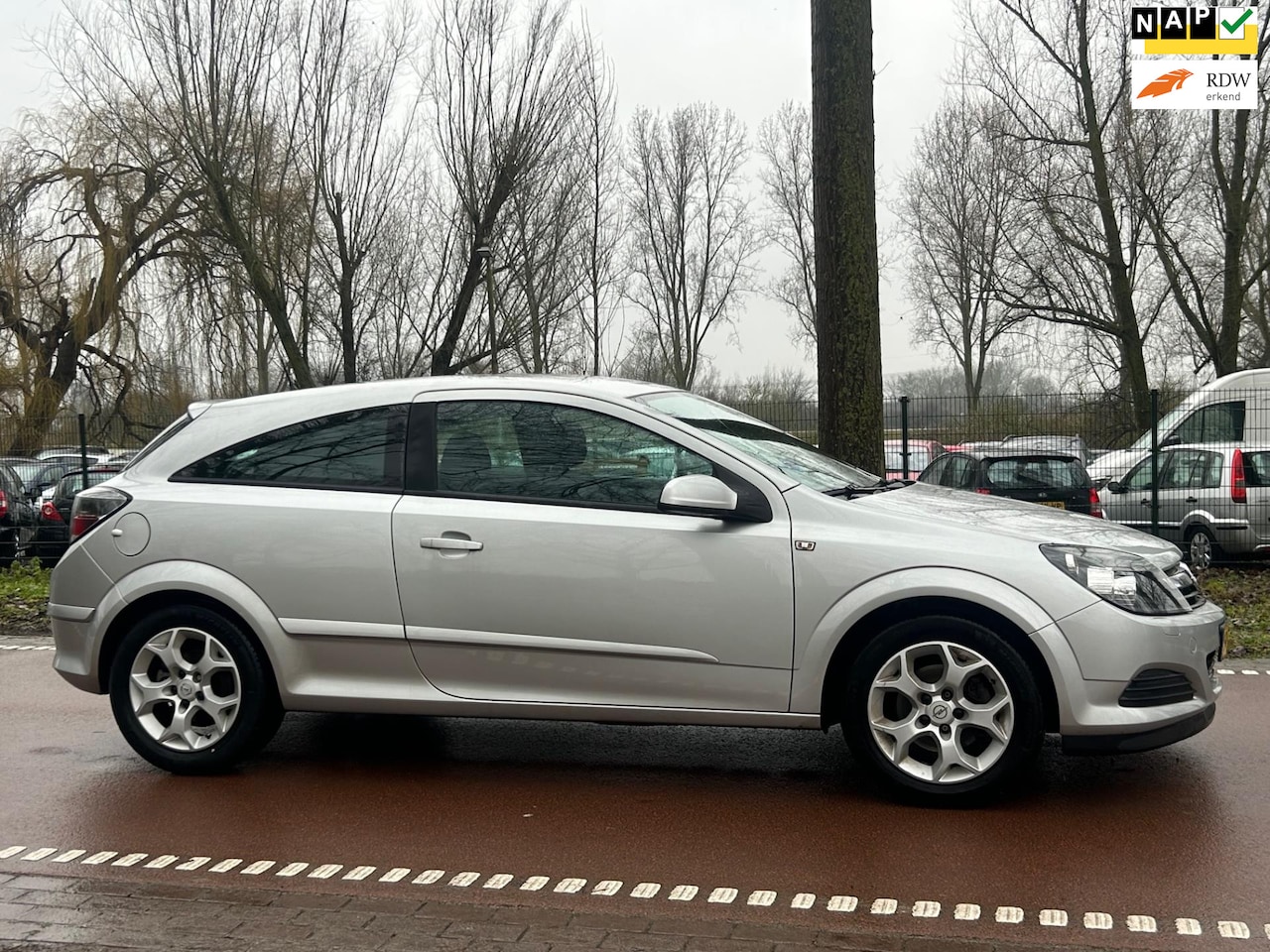 Opel Astra GTC - 1.6 Sport AIRCO!APK!KOOPJE! - AutoWereld.nl