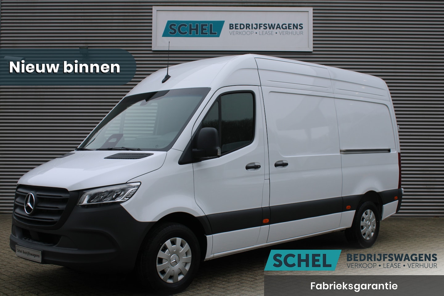 Mercedes-Benz Sprinter - 317CDI L2H2 Pro - 2x Schuifdeur - LED - Mbux 10 - 3.5t Trekhaak - Betimmering - Camera - C - AutoWereld.nl