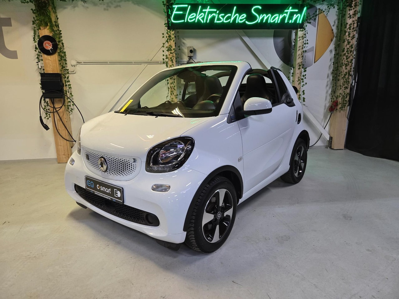 Smart Fortwo cabrio - JBL - camera - leder - stoelverwarming - AutoWereld.nl