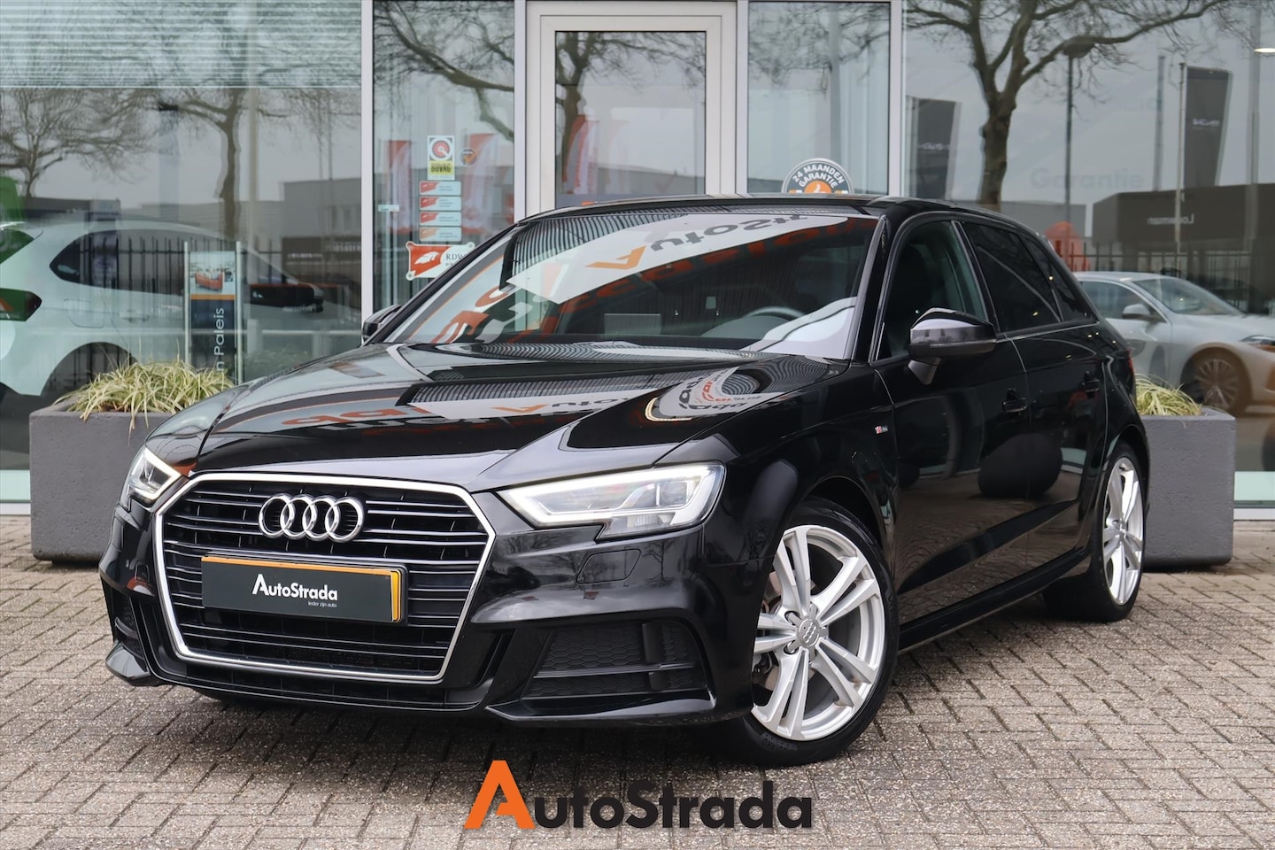 Audi A3 Sportback - 1.0 S-Line TFSI 116pk | Carplay | Navi | Cruise | Climate | Parkeersensoren - AutoWereld.nl