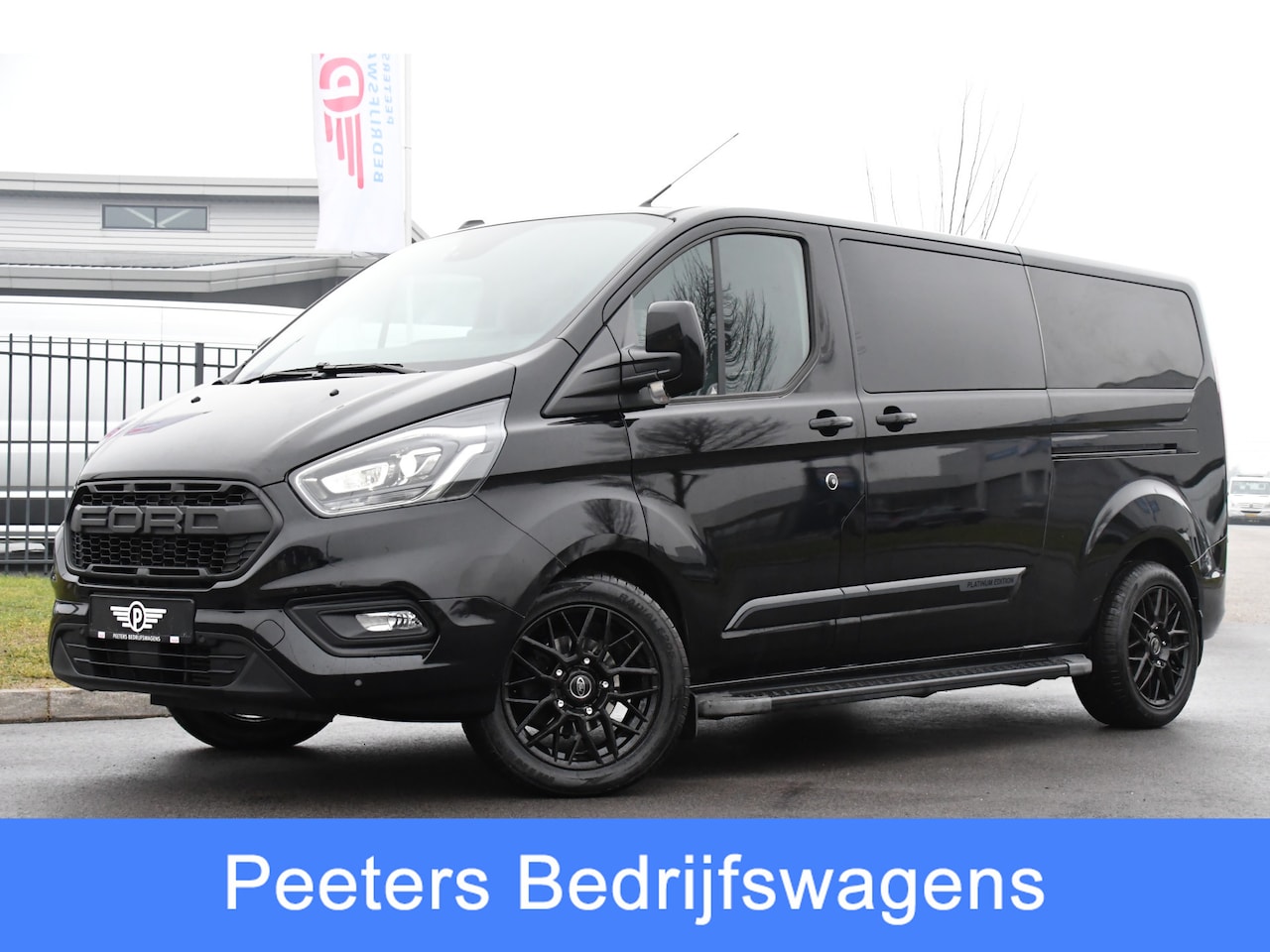 Ford Transit Custom - 320 2.0 TDCI L2H1 Platinum Edition DC Black Edition Camera, Cruise, Carplay, 130PK, Automa - AutoWereld.nl