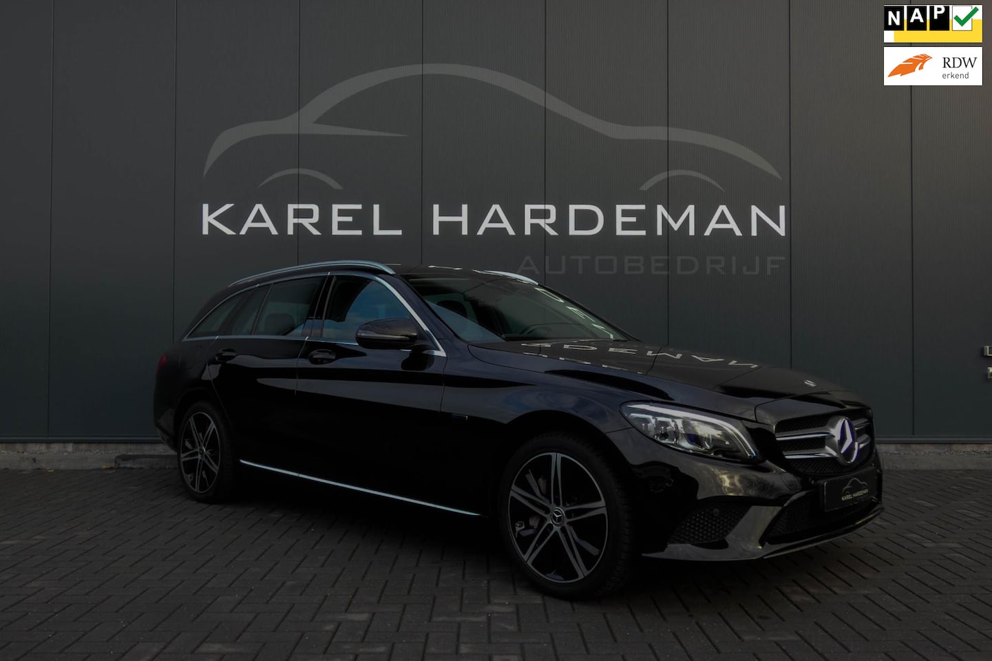 Mercedes-Benz C-klasse Estate - 300 e Premium Plus Pack | AFNEEMBARE TREKHAAK | SFEERVERLICHTING | APPLE CARPLAY/ANDROID A - AutoWereld.nl