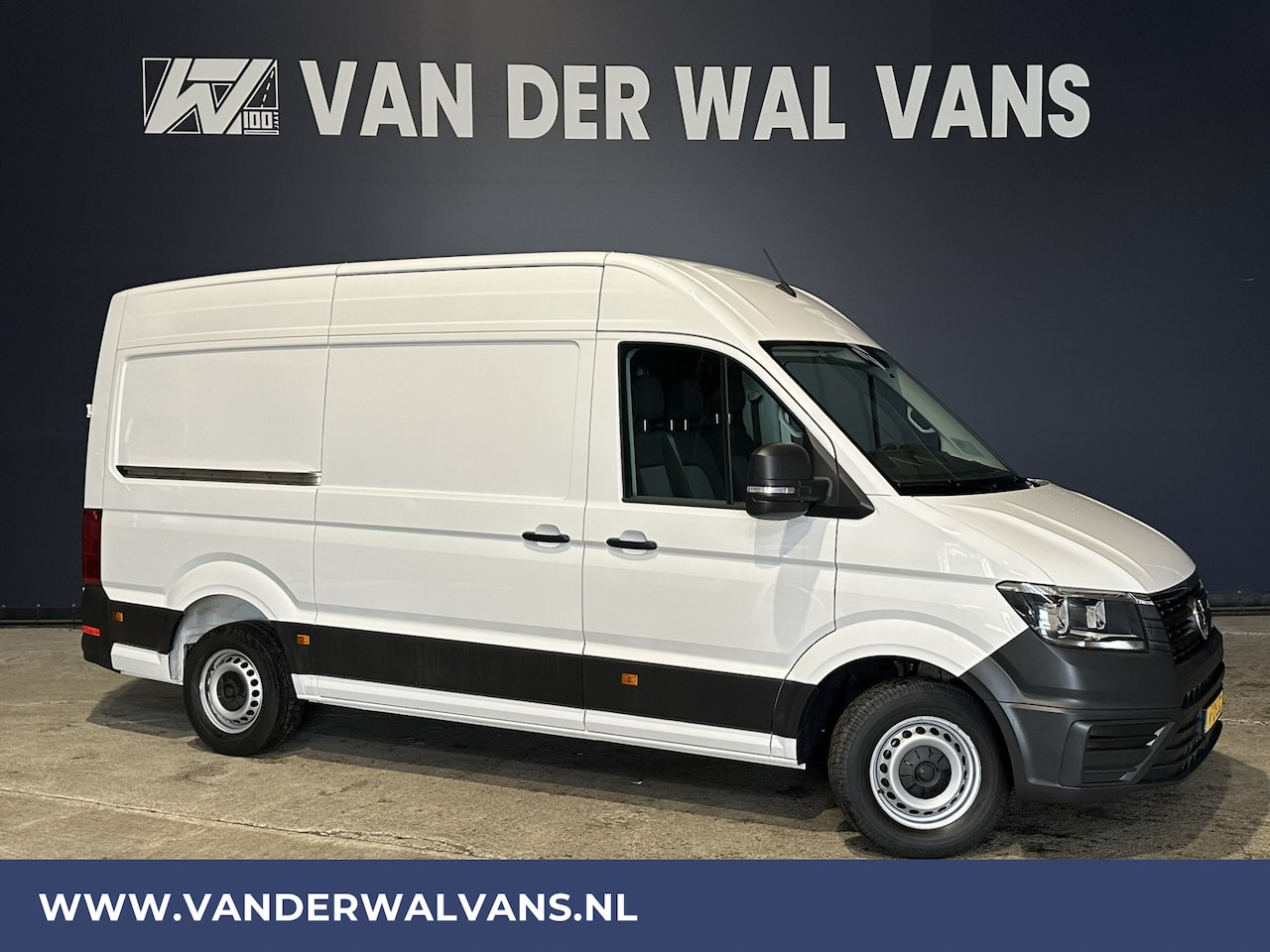 Volkswagen Crafter - 2.0 TDI 141pk L3H2 Euro6 Airco | Camera | Apple Carplay | Andoid Auto Bijrijdersbank - AutoWereld.nl