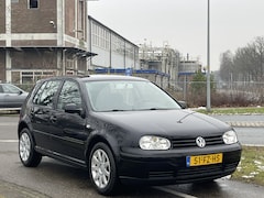 Volkswagen Golf - 2.0 Highline | 5 Deurs | Climate Control | Trekhaak | APK 01-2026 | Cruise Control