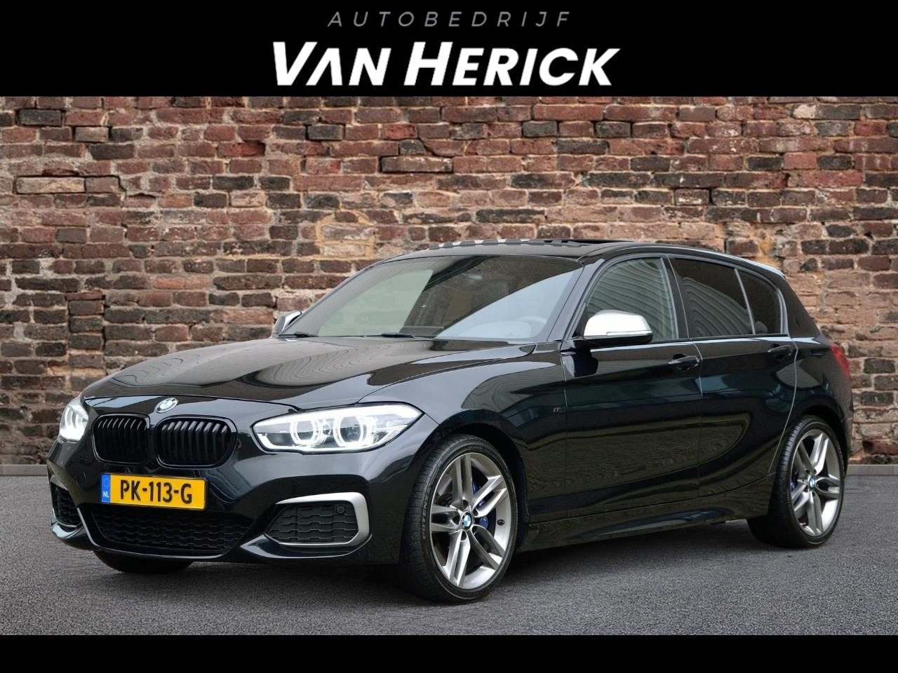 BMW 1-serie - 120i M-Sport | M-Performance Remmen | Schuif/Kantel Dak | Groot Scherm | Sport-Automaat - AutoWereld.nl