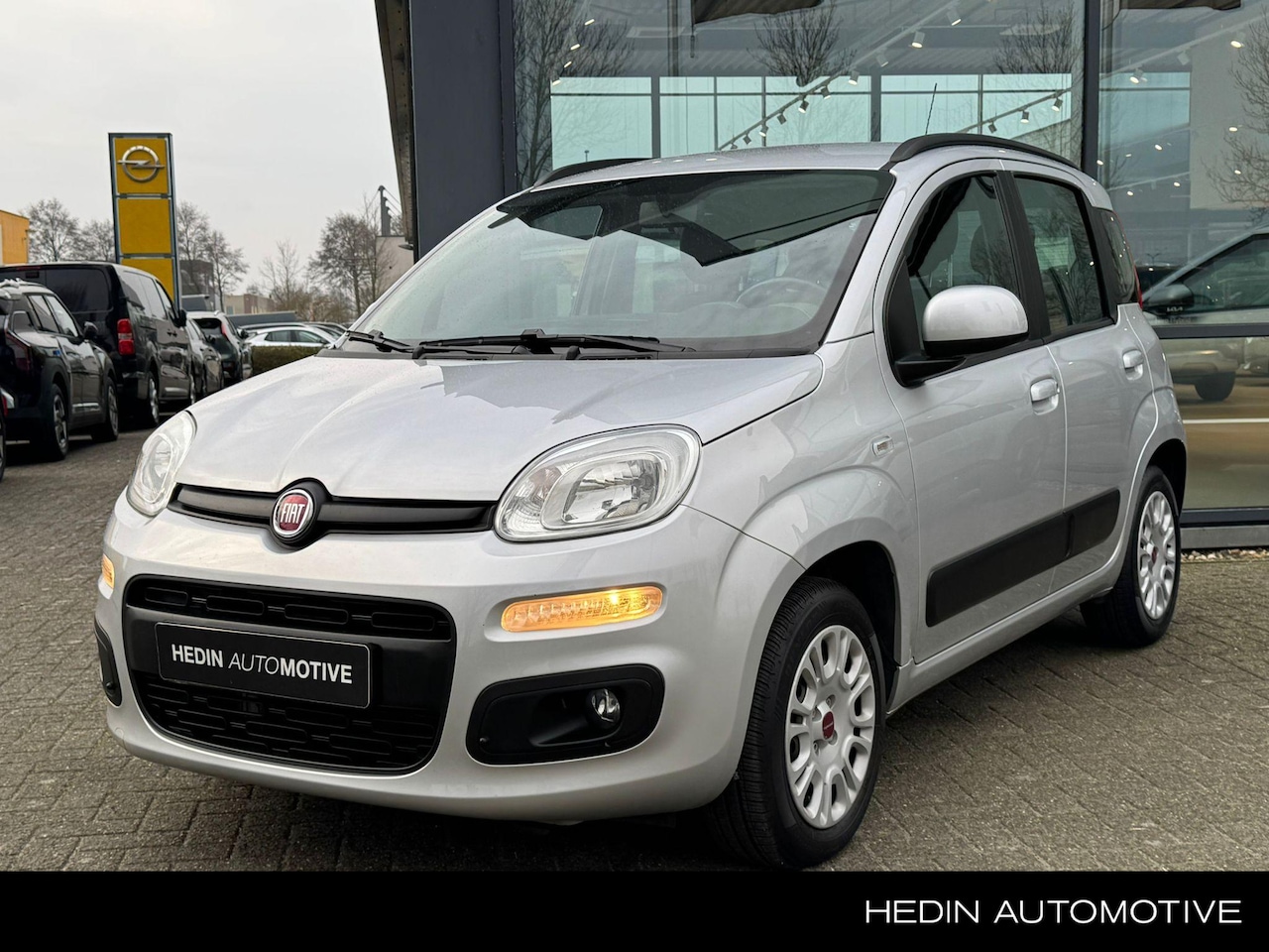 Fiat Panda - 1.2 Lounge | AIRCO | PARKEERSENSOREN ACHTER | STUURWIELBEDIENING | BLUETOOTH RADIO - AutoWereld.nl