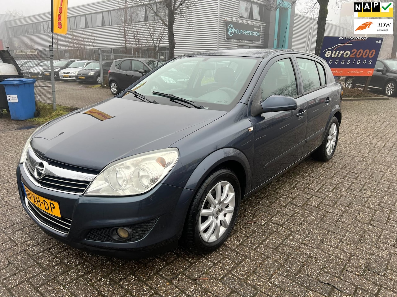 Opel Astra - 1.6 Temptation - AIRCO - 5 DEURS - NIEUWE APK ! - AutoWereld.nl