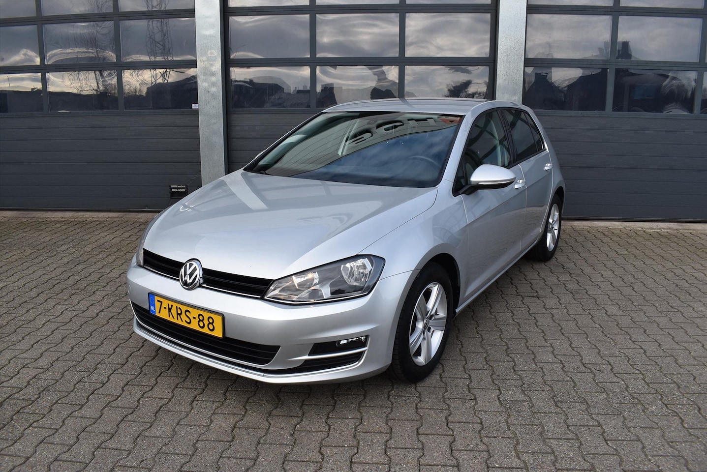 Volkswagen Golf - 1.2 TSI 105pk BMT 5-drs Highline - AutoWereld.nl