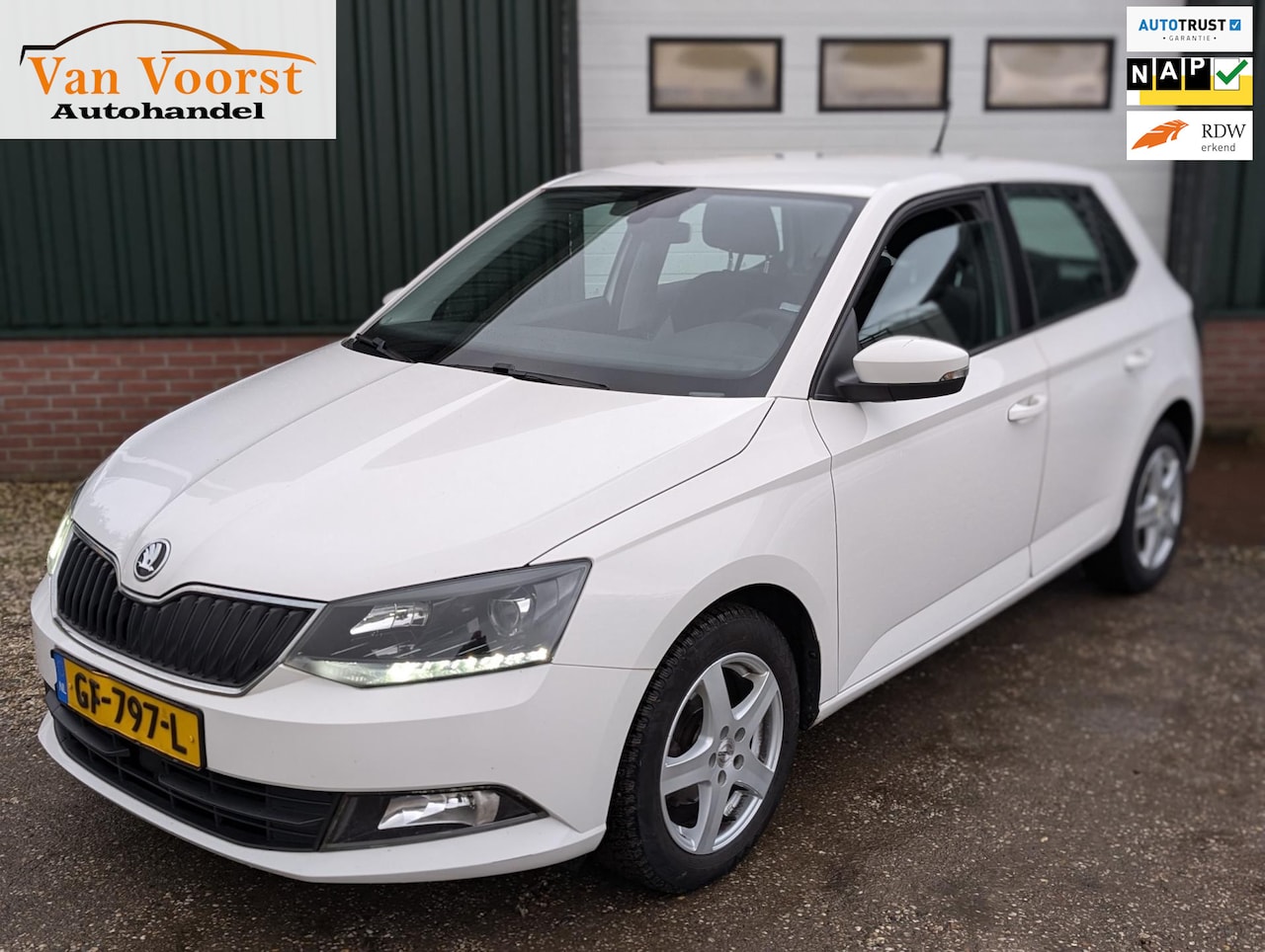 Skoda Fabia - 1.0 First Edition Ambition AIRCO APK 5 Deurs - AutoWereld.nl