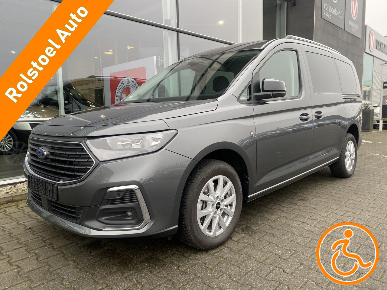 Ford Tourneo Connect Grand - 5+1 Rolstoelauto 1.5 Titanium Automaat (Zo goed als nieuw met slechts 3775 km) - AutoWereld.nl