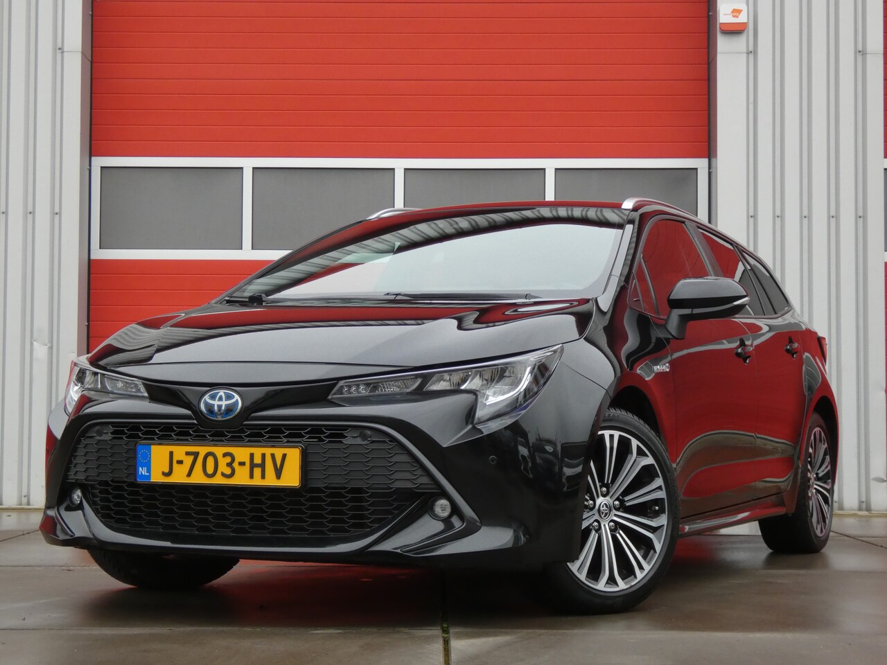 Toyota Corolla Touring Sports - 1.8 Hybrid Business Plus/ afneembare trekhaak/ zeer mooi! - AutoWereld.nl