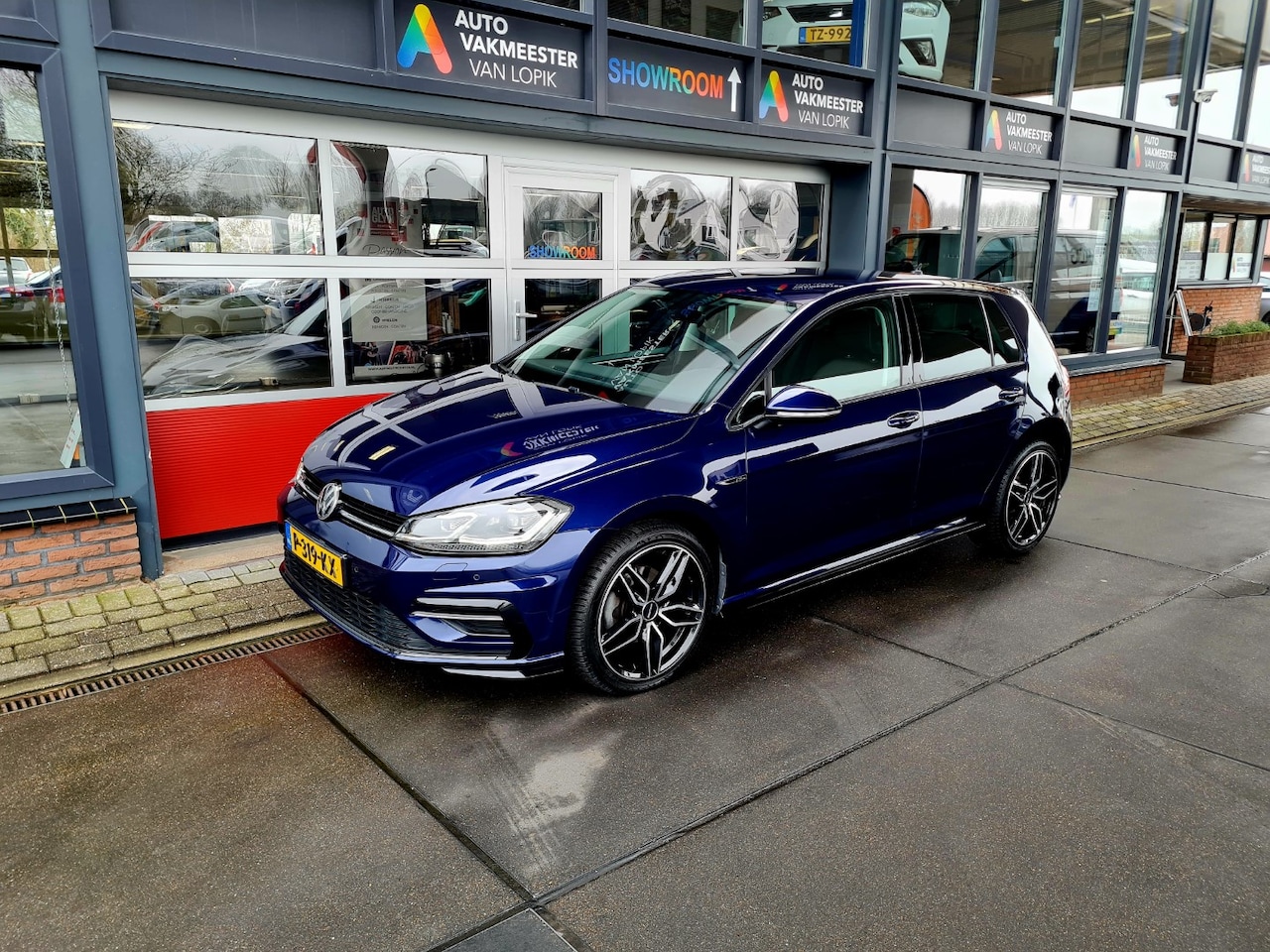 Volkswagen Golf - Vii 1.5 TSI 150pk 7-DSG 5D R-LINE Highline Business All-in prijs + 12 mnd garantie! - AutoWereld.nl