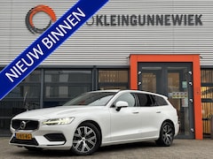 Volvo V60 - 2.0 B3 Core / NL Auto / Stoel & Stuurverwarming / Achterruitrijcamera / Googlemaps Navi /