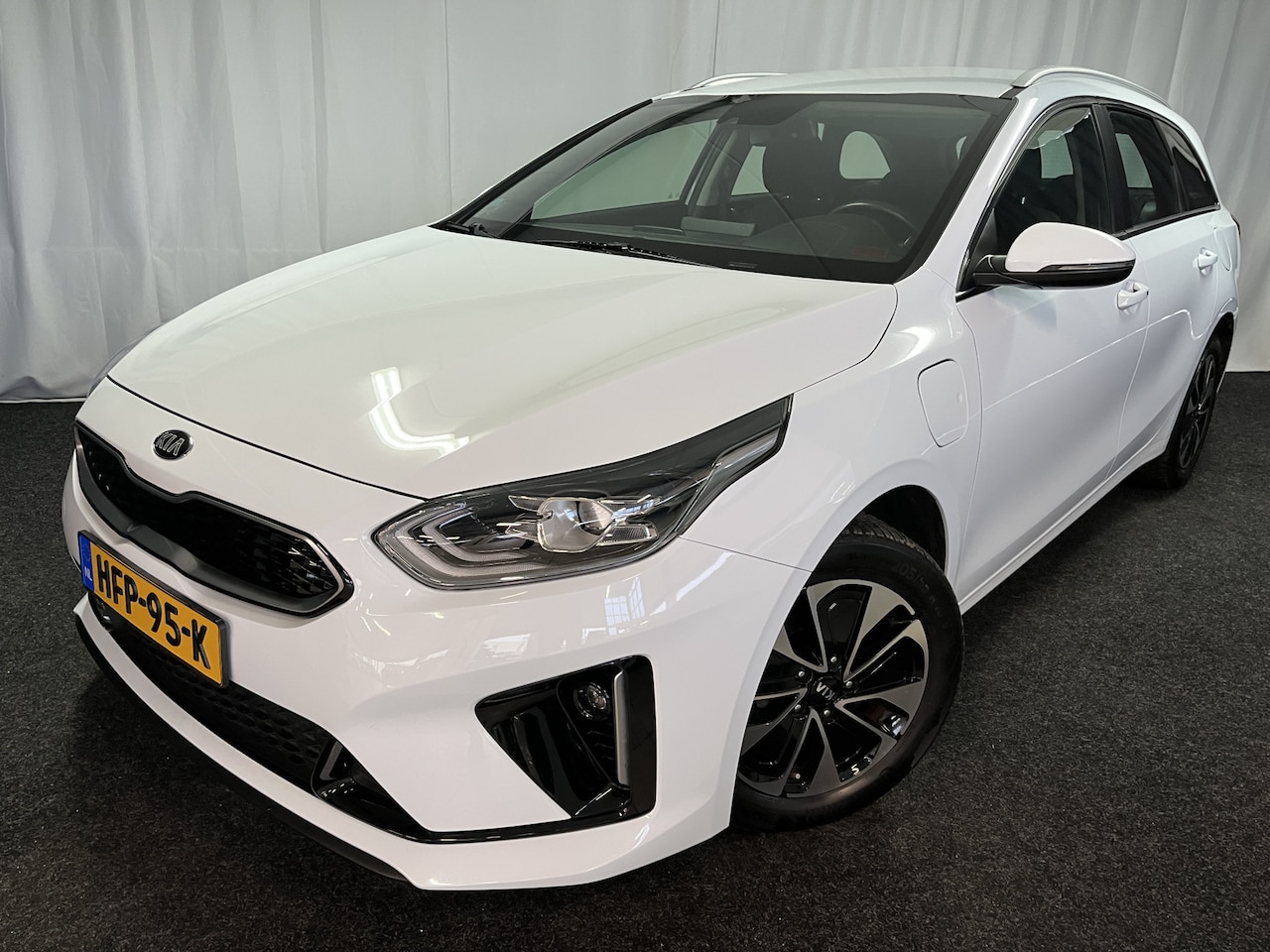 Kia Cee'd Sportswagon - Ceed 1.6 GDI PHEV PLUG-IN DynamicLine 1E EIGN/ECC/CAMERA/APPLE/STOELVERW. - AutoWereld.nl