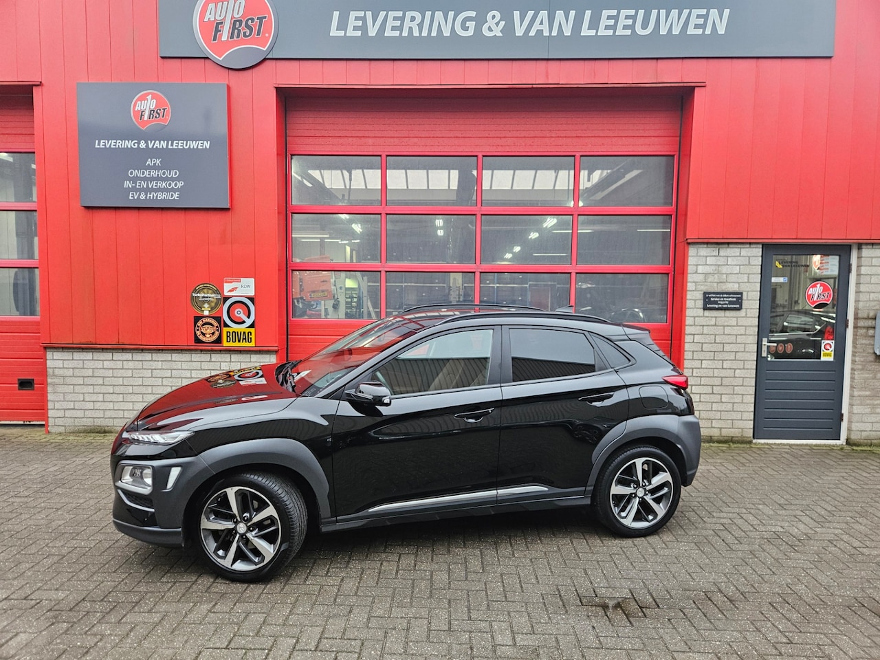 Hyundai Kona - 1.0 T-GDI Premium Lederen bekleding/ Stoel-stuurverwarming/Navigatie/ Rijklaarprijs! - AutoWereld.nl