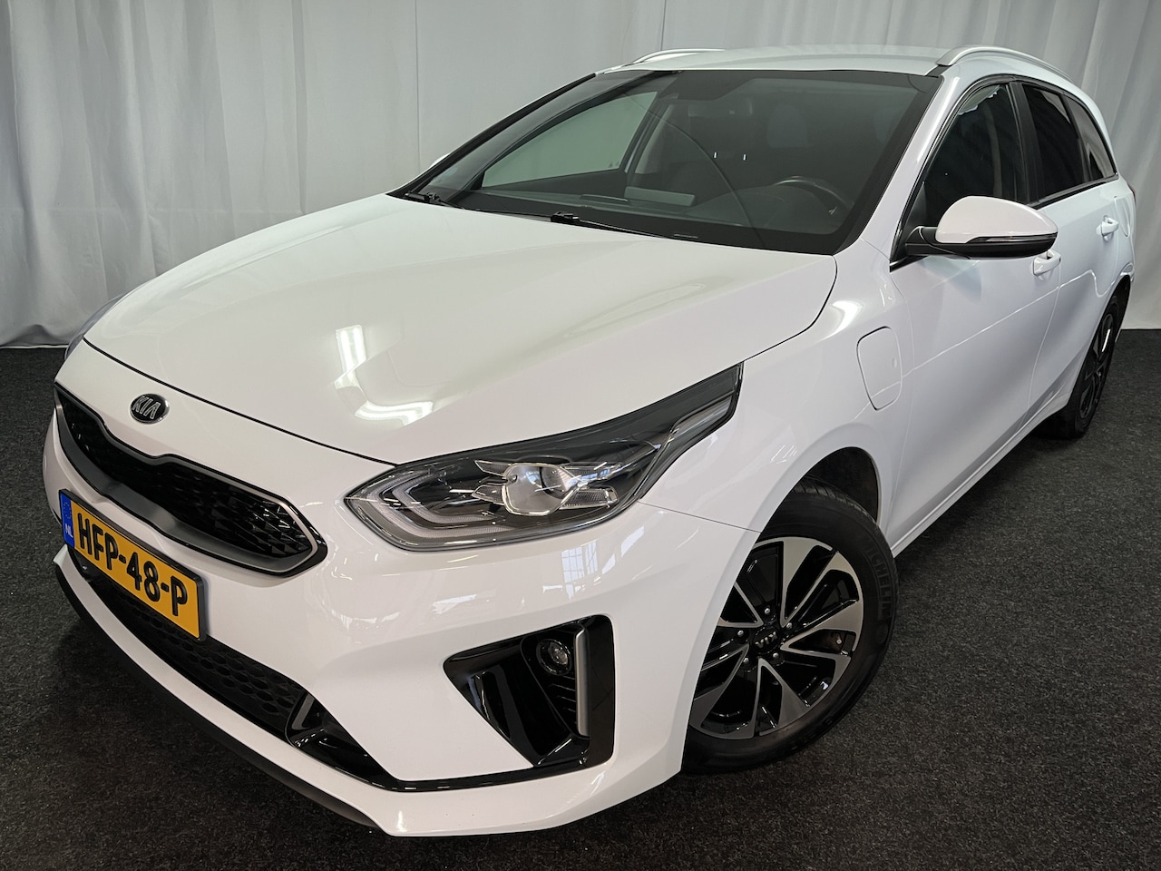 Kia Cee'd Sportswagon - Ceed 1.6 GDI PHEV PLUG-IN DynamicLine 1E EIGN/ECC/CAMERA/APPLE/STOELVERW. - AutoWereld.nl