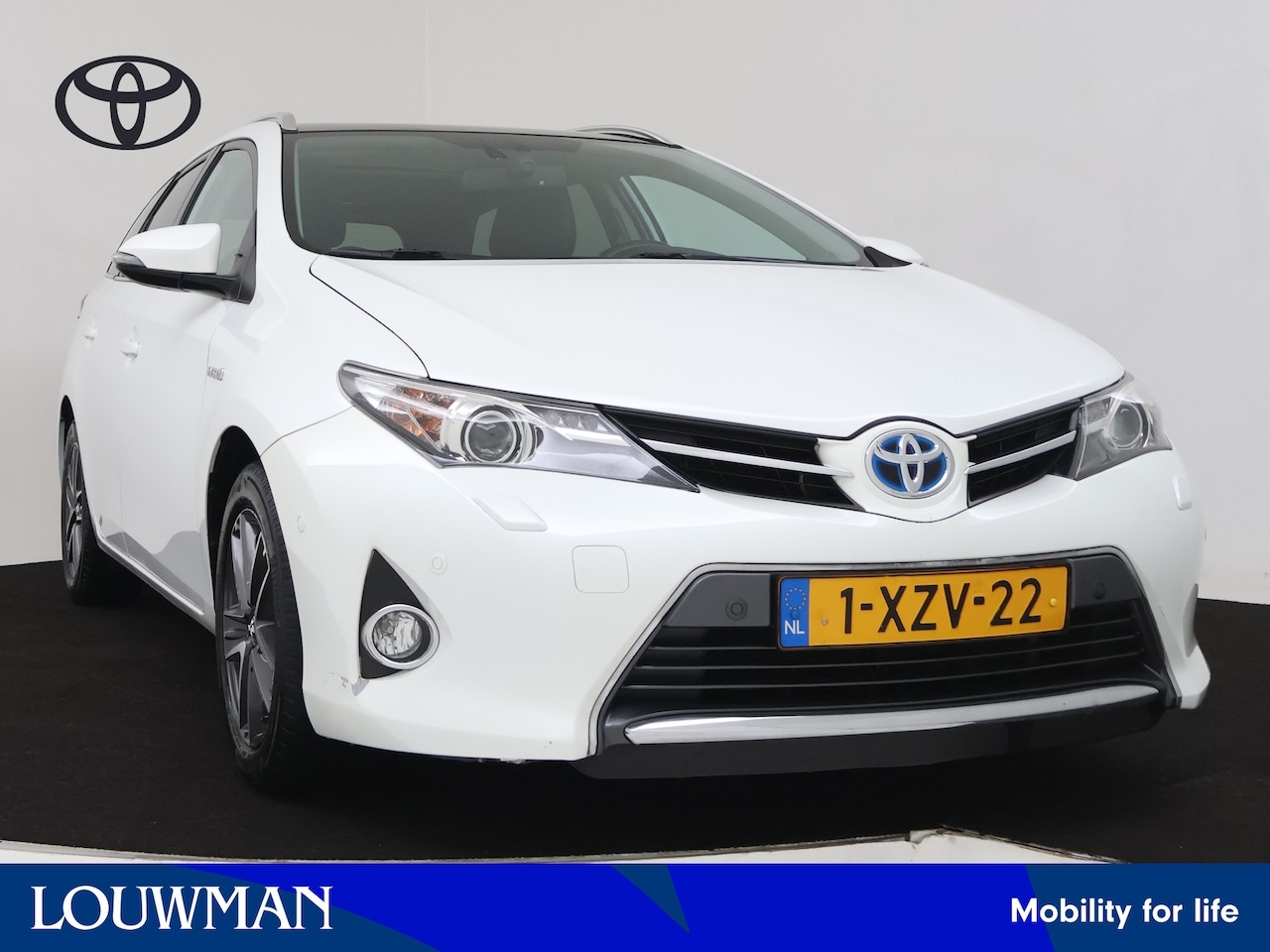 Toyota Auris Touring Sports - 1.8 Hybrid Lease | Panoramadak | Leder | Navigatie | LM velgen | Camera | Stoelverwarming - AutoWereld.nl