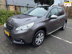 Peugeot 2008 - 1.2 PureTech Allure / Pano'dak / PDC / Clima / Trekhaak