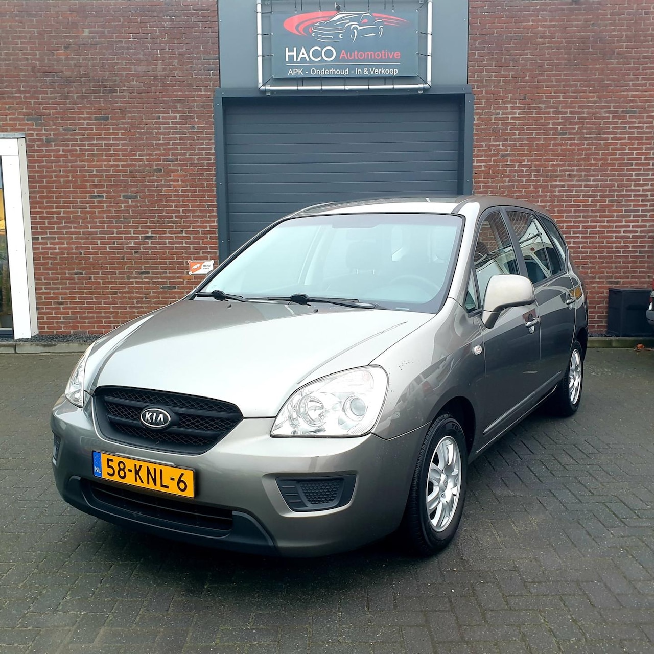 Kia Carens - 2.0 CVVT X-tra 2.0 CVVT X-tra - AutoWereld.nl