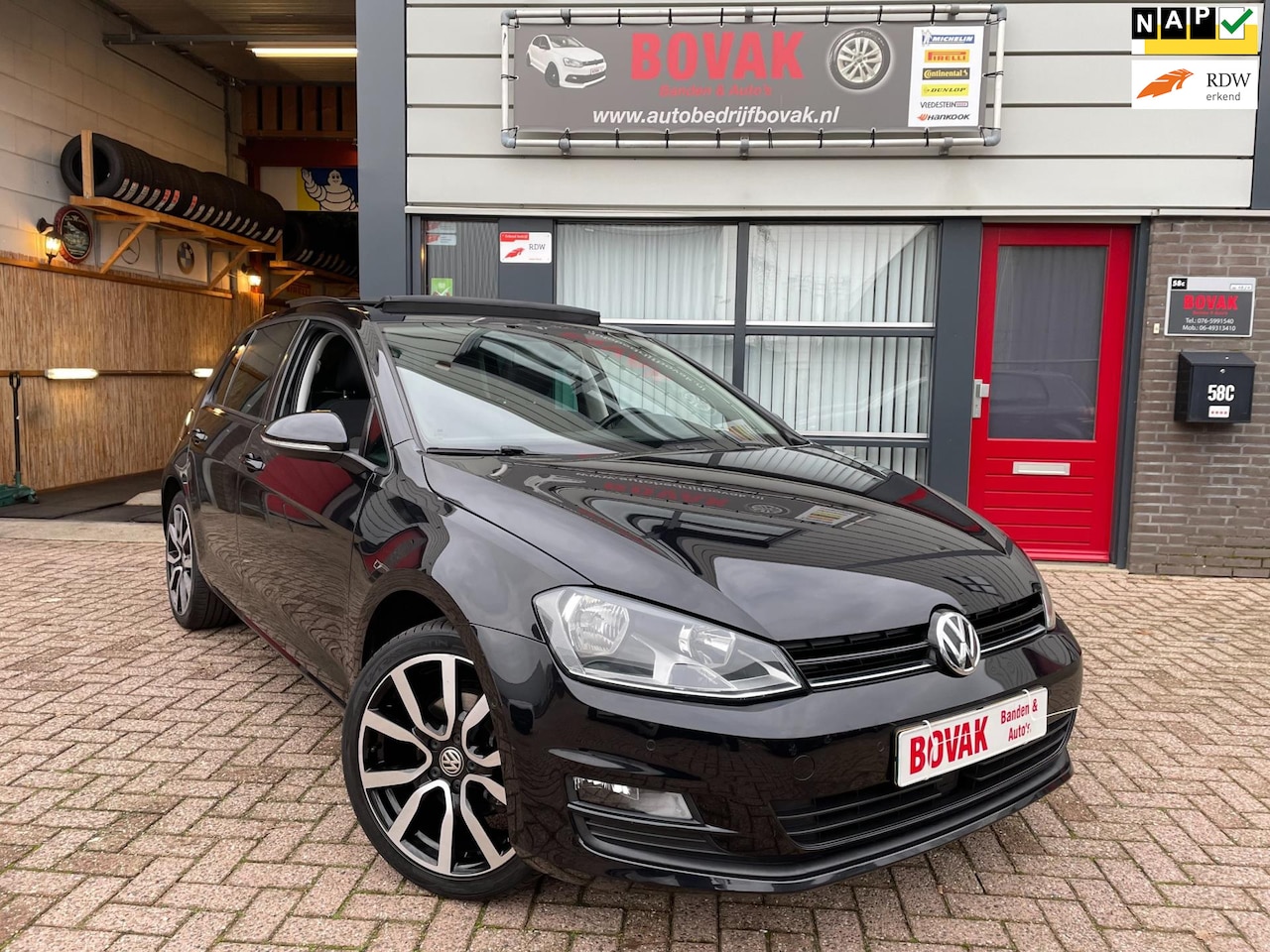 Volkswagen Golf - 1.4 TSI Highline Panoramadak 5 deurs - AutoWereld.nl