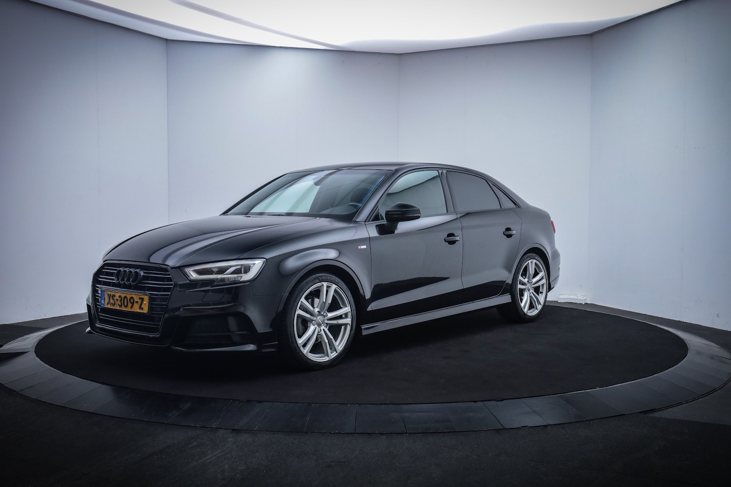 Audi A3 Limousine - 30TFSI S-Tr S-LINE Edition FULL LED/NAVI/CLIMA/CRUISE/LMV 18''/PDC V+A - AutoWereld.nl