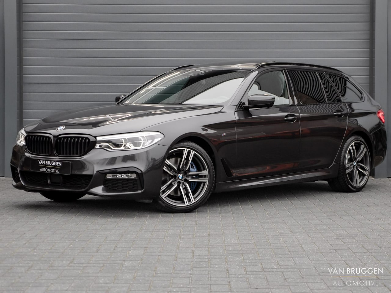 BMW 5-serie Touring - 530d xDrive M-Sport Pano Leer Head-Up Sfeer High Executive - AutoWereld.nl