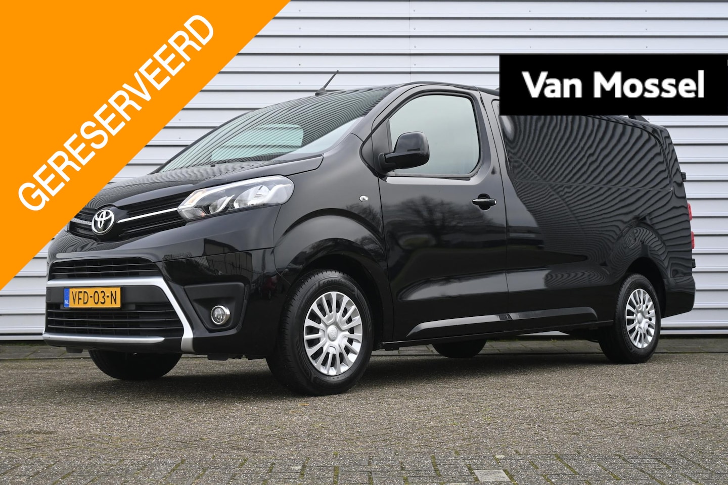 Toyota PROACE Long Worker - 2.0 D-4D Professional 177PK Lang | Navigatie | Automaat | Achteruitrijcamera | Trekhaak - AutoWereld.nl