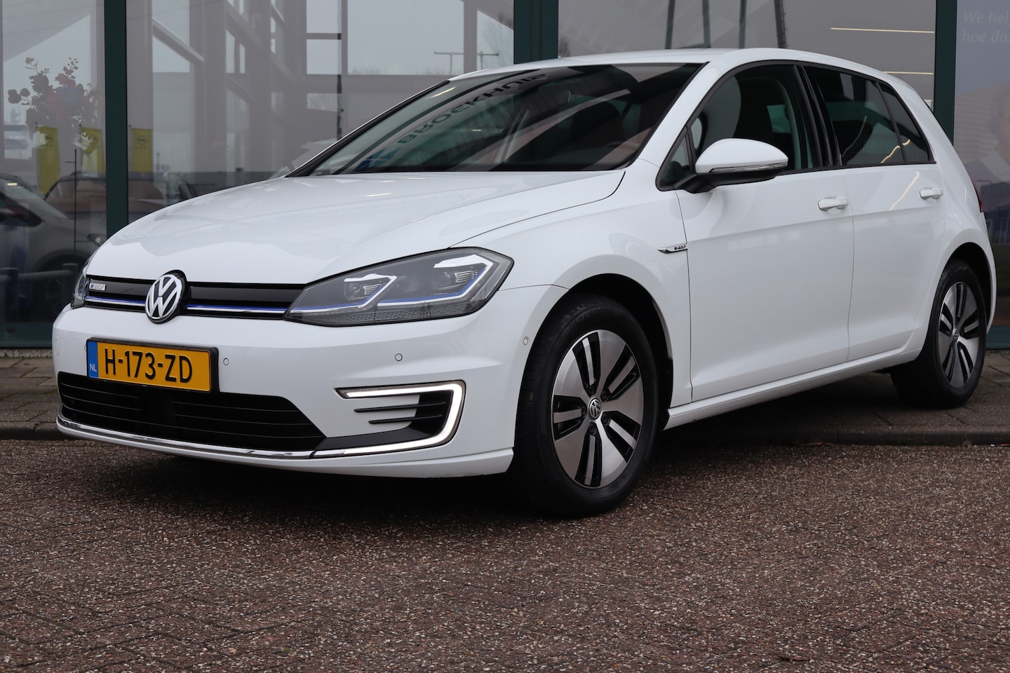 Volkswagen e-Golf - E-DITION | Navigatie | Achteruitrijcamera | Cruise Control | - AutoWereld.nl