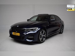 BMW 3-serie - 330i 259PK AUT M-SPORT ORG.NED / SCHUIFDAK / LEER / NAP / LASER / 19INCH / SFEERVERLICHTIN