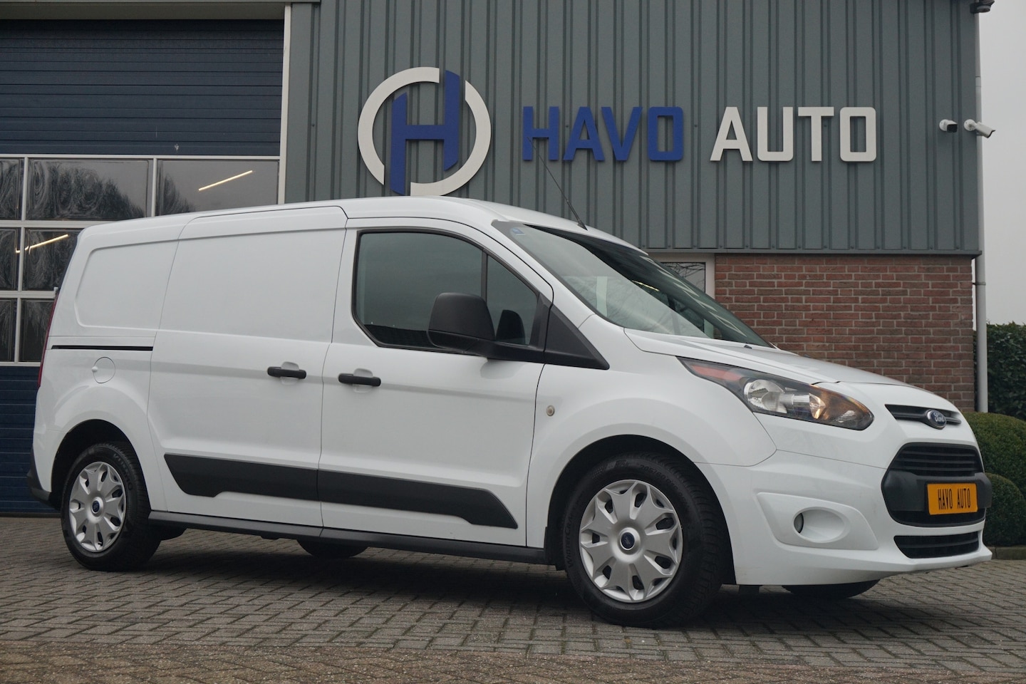 Ford Transit Connect - 1.0 Benzine L2 Trend, AIRCO, TREKHAAK, BTW-VRIJ / MARGE - AutoWereld.nl