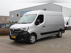 Renault Master - T35 2.3 dCi 135PK Euro6 L2H2 Work Edition ✓ 3-zits ✓ airco ✓ navigatie