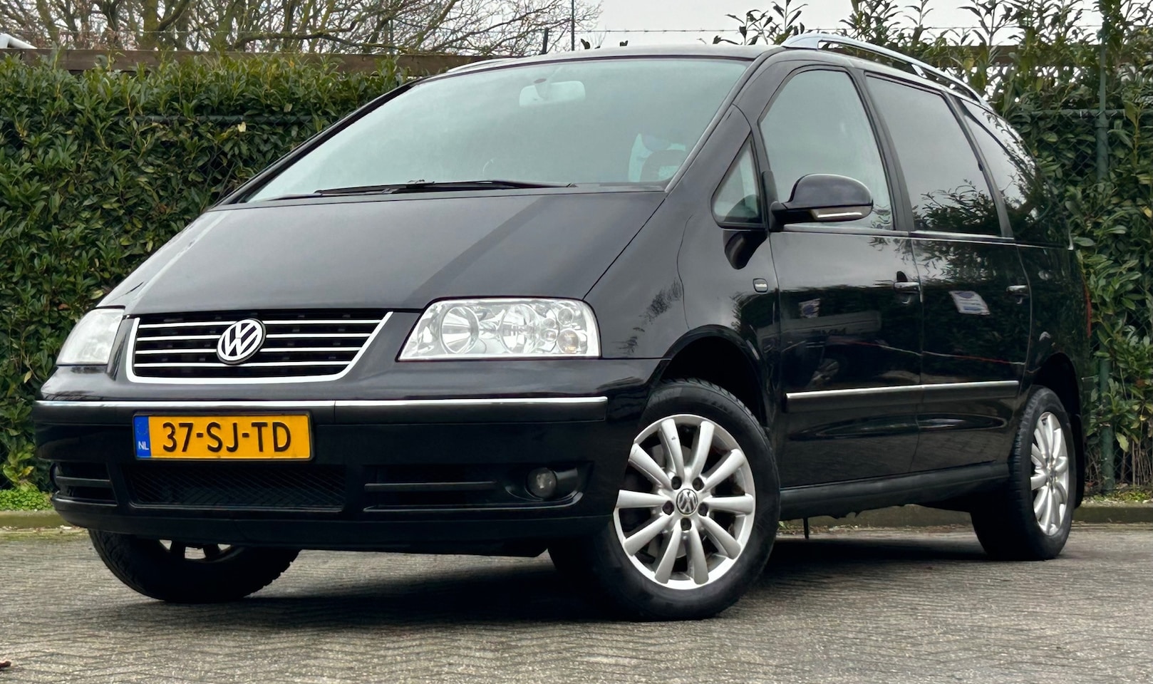 Volkswagen Sharan - 2.0 Sportline|NAP|7Persoons|APK 09-25|2eEig|Youngtimer - AutoWereld.nl