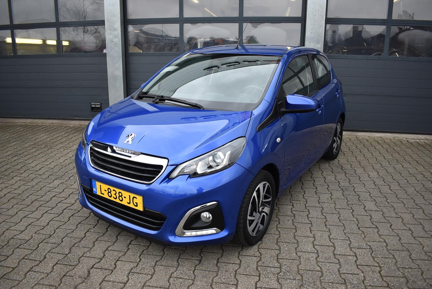 Peugeot 108 - 1.0 e-VTi 72pk 5D Allure - AutoWereld.nl