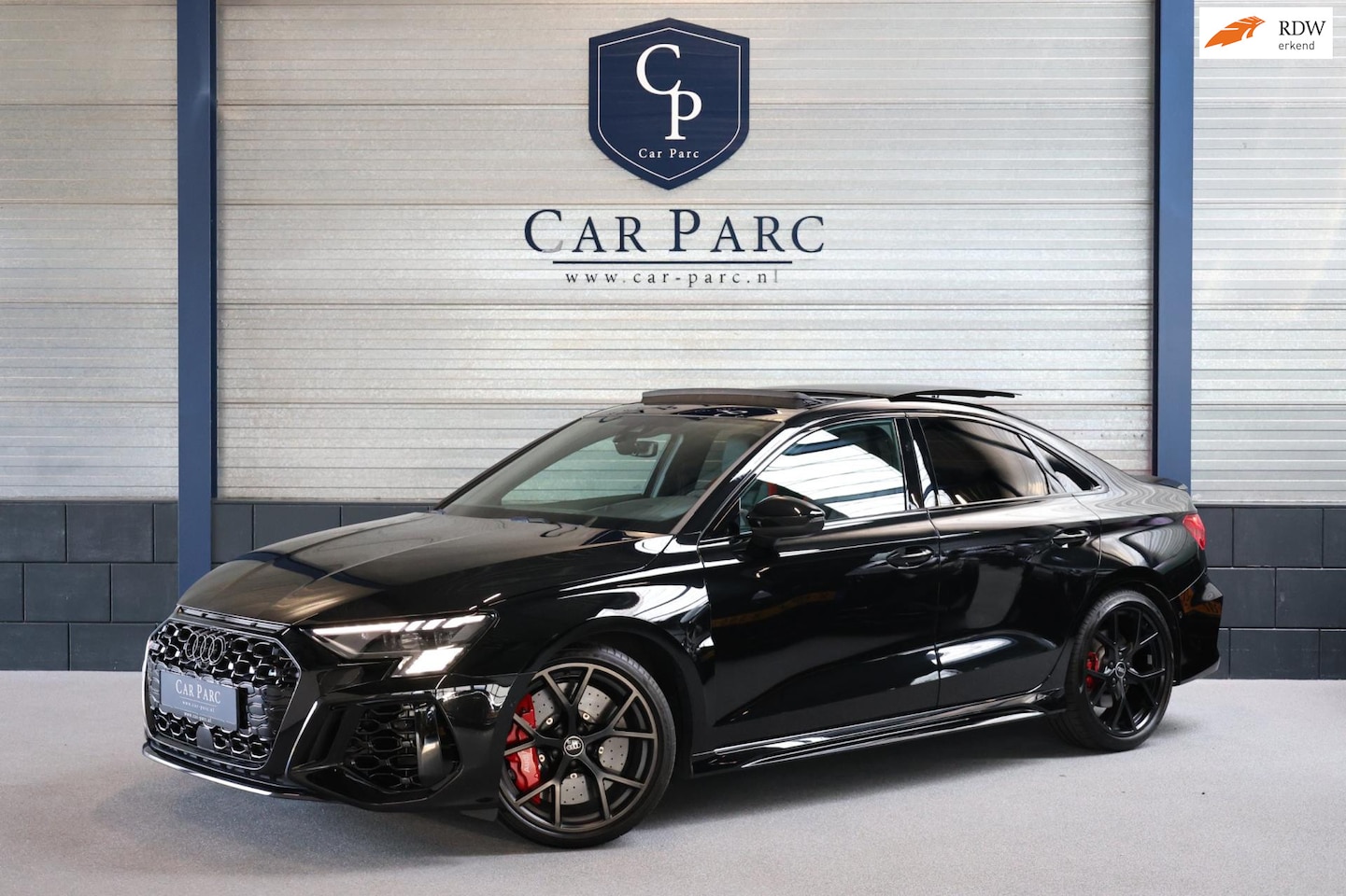 Audi RS3 - Limousine 2.5 TFSI quattro KERAMISCH/MATRIX-LED/VIRTUAL/B&O/SFEER/LEDER+MASSAGE/19" LMV/CA - AutoWereld.nl