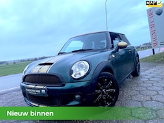 MINI Cooper S - 1.6 174PK 6Bak Xenon Leder Navi Scherm